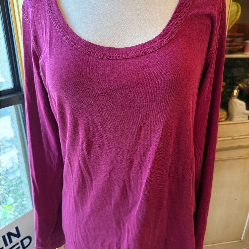 Caslon wine color top